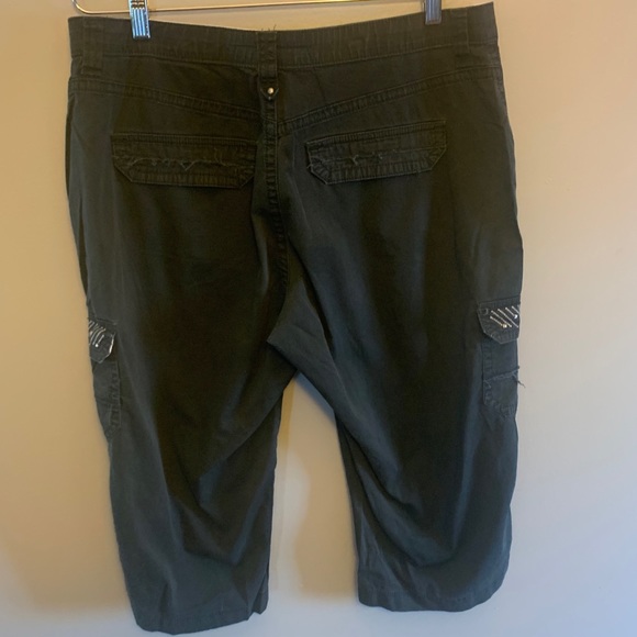 black capris sz 16 - Picture 5 of 8